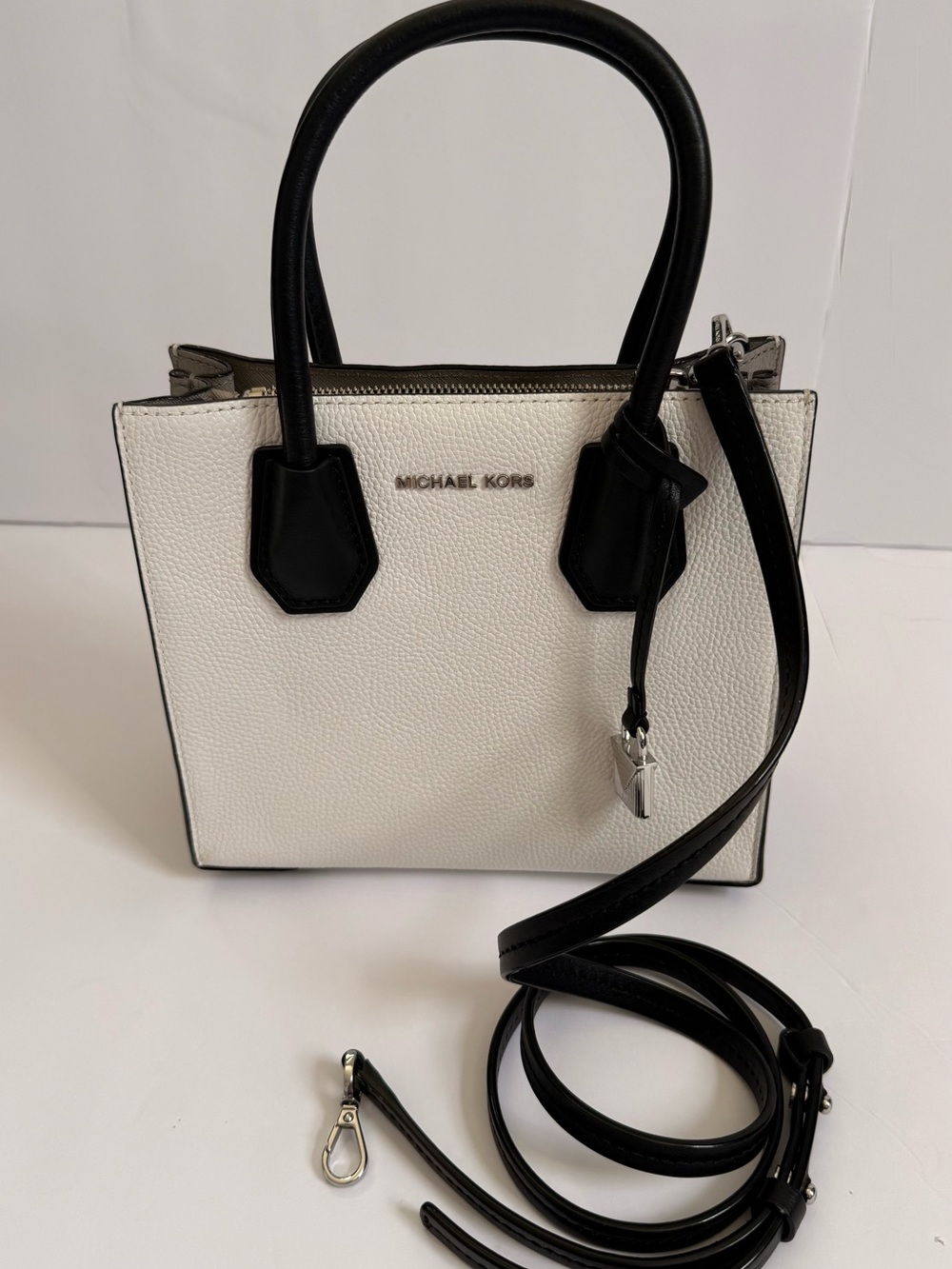 NWT Michael Kors Mercer Pebbled Leather Colorblock Satchel/Cross Body White Navy - Picture 11 of 13